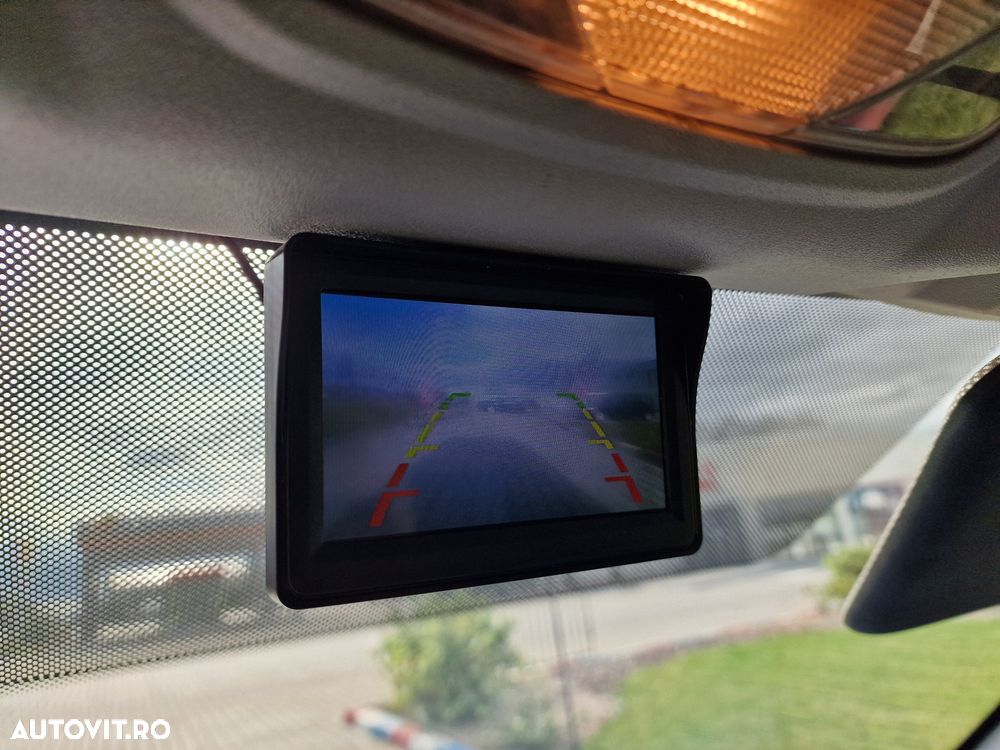 Ford Transit Connect - 11