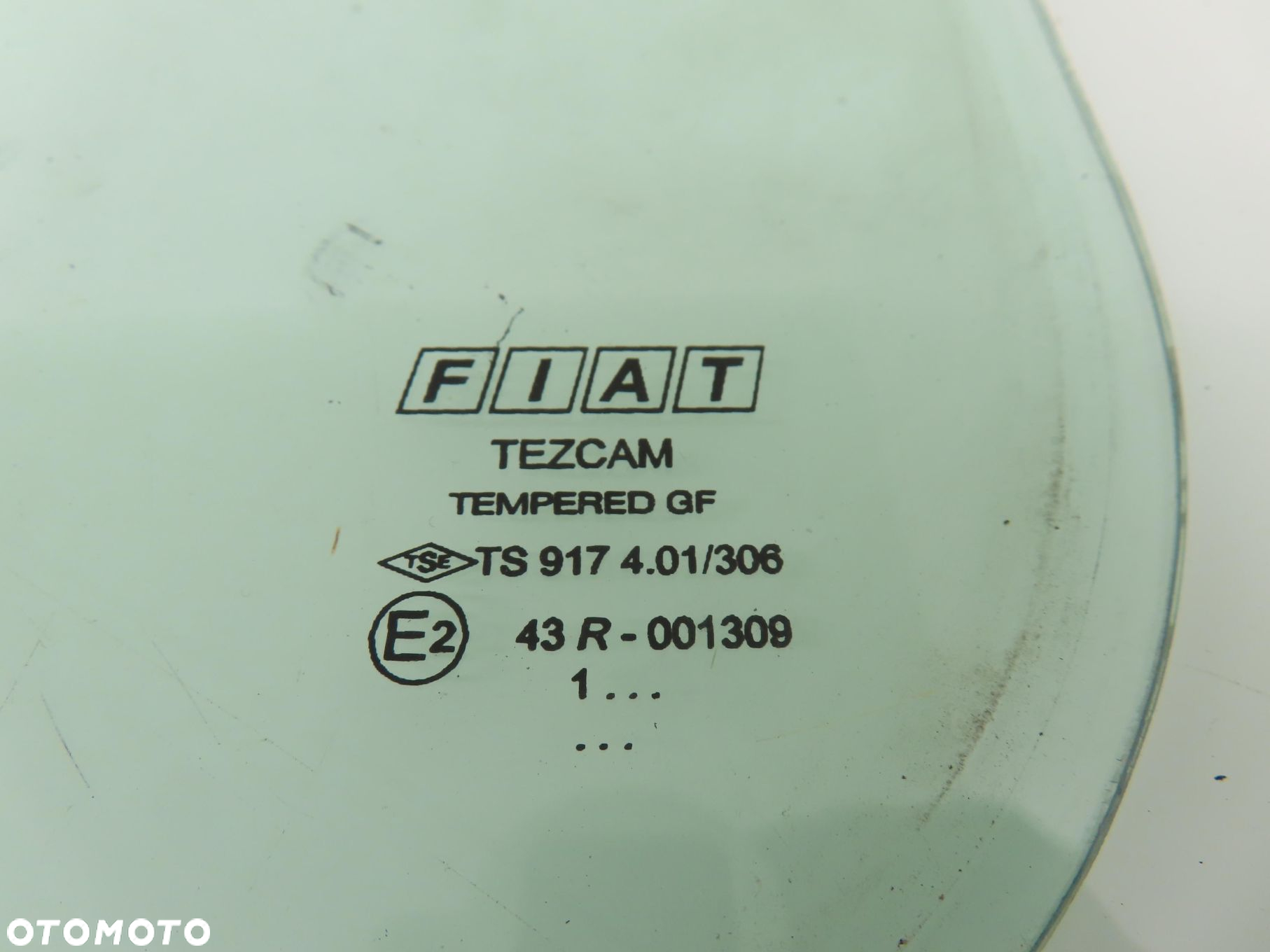 SZYBA SCIANY GRODZIOWEJ FIAT DOBLO I - 2