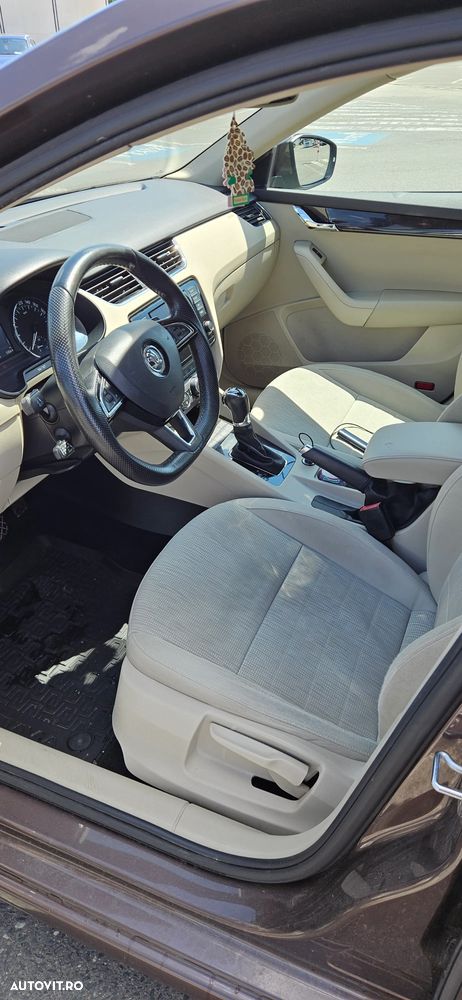 Skoda Octavia 1.8 TSI DSG Style - 14