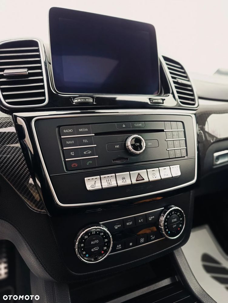 Mercedes-Benz GLS - 11