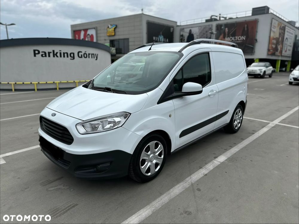 Ford Transit Courier - 14