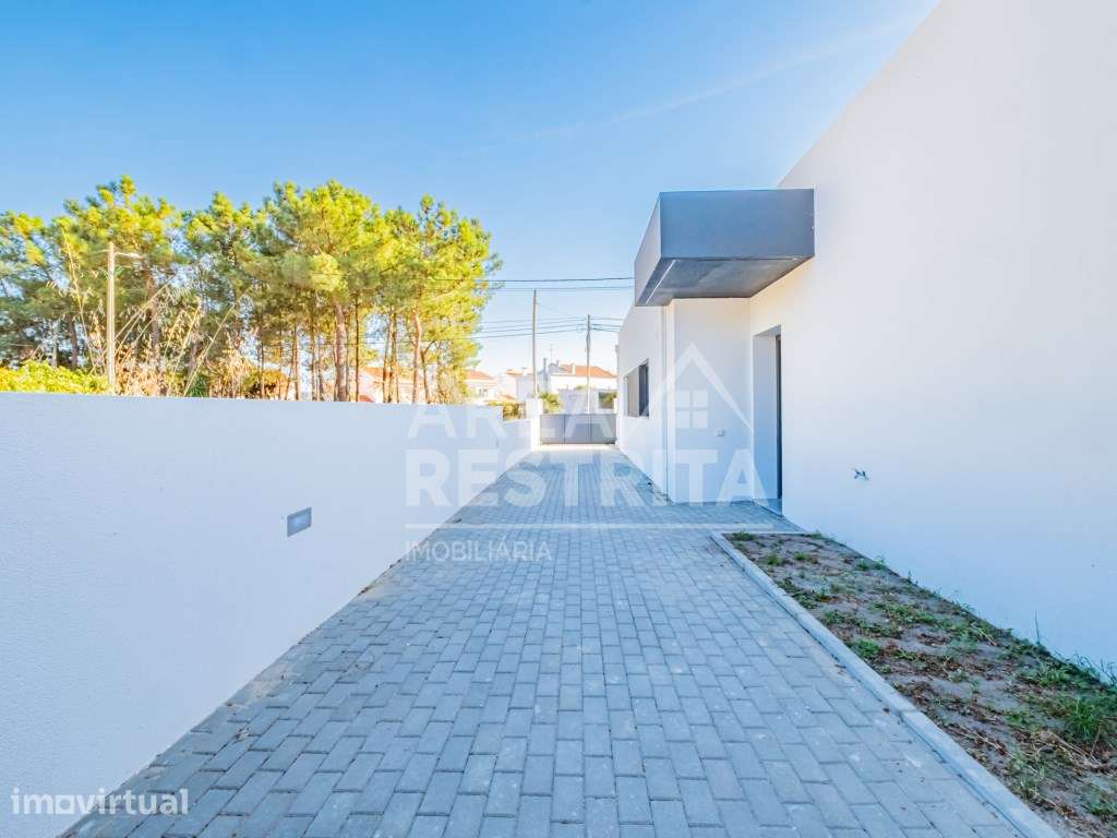 FANTÁSTICA MORADIA ISOLADA T3 COM PISCINA EM LOTE DE 510M2 - Grande imagem: 3/60