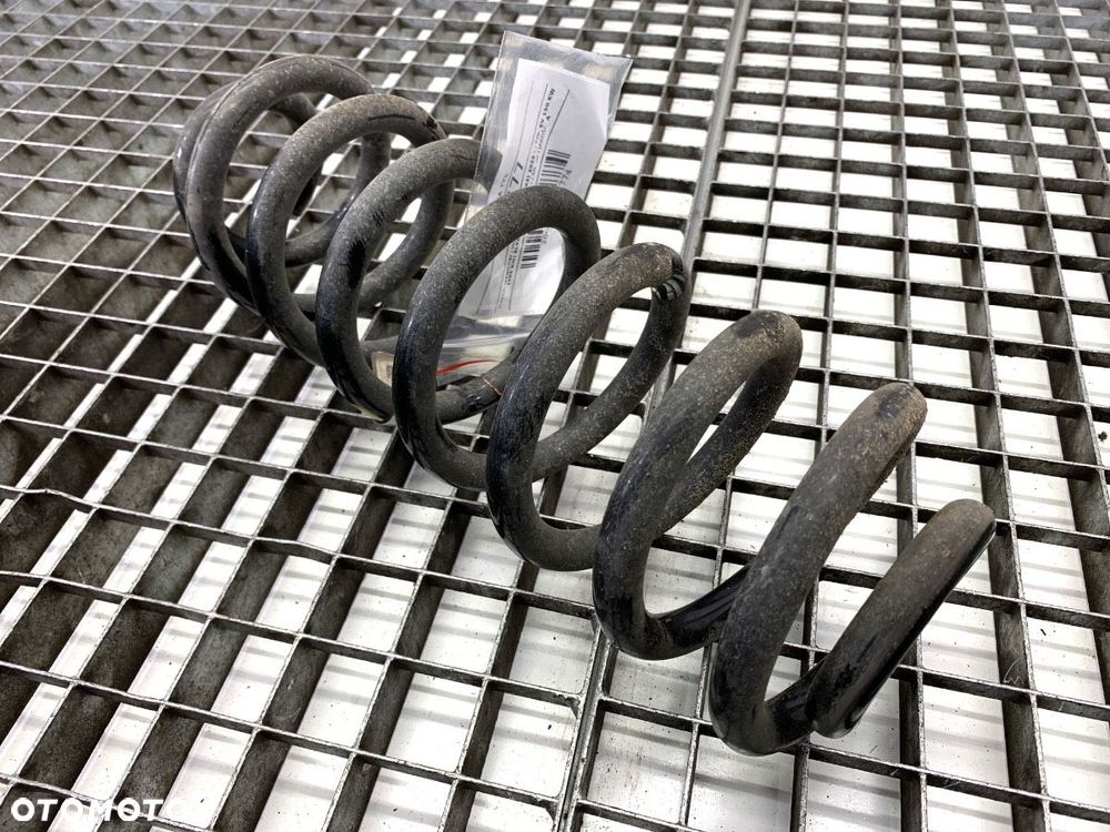 SPRĘŻYNA TYŁ  HYUNDAI KONA II (SX2) 2022 - EV 150 kW [204 KM] elektryczny 2023 - - 3