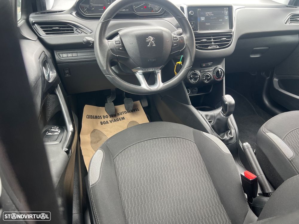 Peugeot 208 1.2 PureTech Style - 23