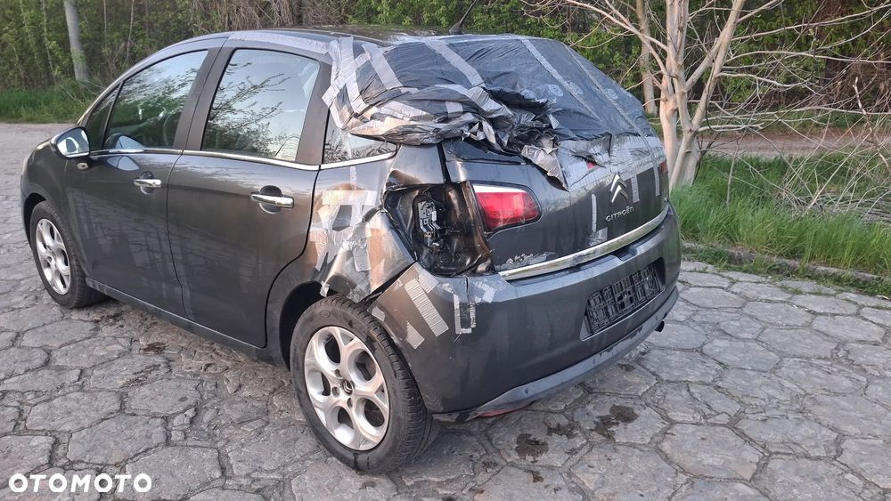 a części CITROEN C3 II (SC)(A51) SILNIK 1.2 i VTi 82 KM kod silnika HMZ lakier KTP skrzynia maska zderzak drzwi klapa szyba fotel kanapa lusterko lampa deska GWARANCJA !!! Przód Tył Zestaw Komplet Drzwi Klapa Zderzak Błotnik Maska Grill Atrapa Szyba Pas Lampa Lusterko Boczki Fotel Kanapa Kokpit Deska Rozdzielcza Przełącznik Włącznik Sterownik Przewody Wiązka Instalacja Moduł Komputer Czujnik Listwa Pompa Alternator Wtryski Głowica Rozrusznik Kompresor Sprzęgło Dwumas Silnik  Skrzynia ABS Klimatyzacji Paliwa Wspomagania Kolektor Turbina Przepustnica Zawór Chłodnica Koło Hak Belka Sanki Zawieszenie Mcpherson Półoś Amortyzator Wydech Tłumik Zacisk Most - 5