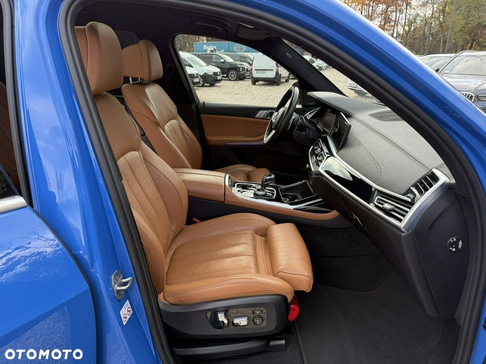 BMW X7 M50i sport - 36