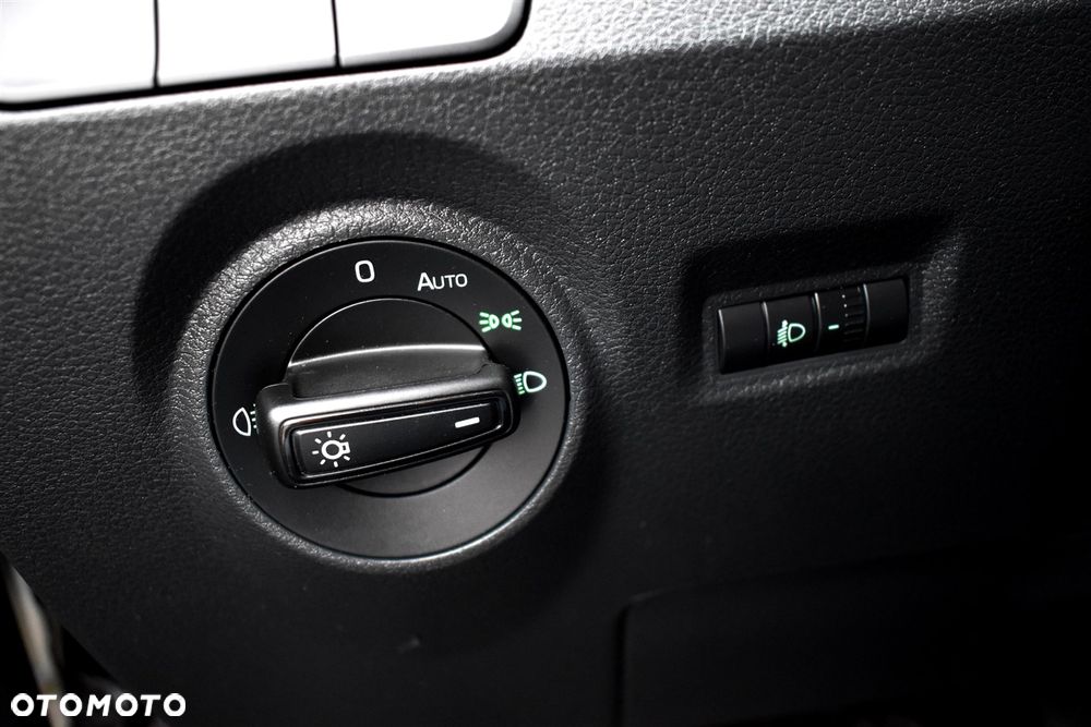 Skoda Fabia 1.2 TSI Monte Carlo - 23