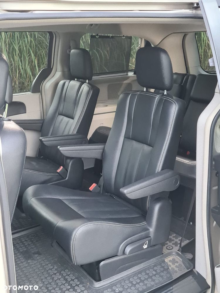 Chrysler Town & Country 3.6 Touring - 14