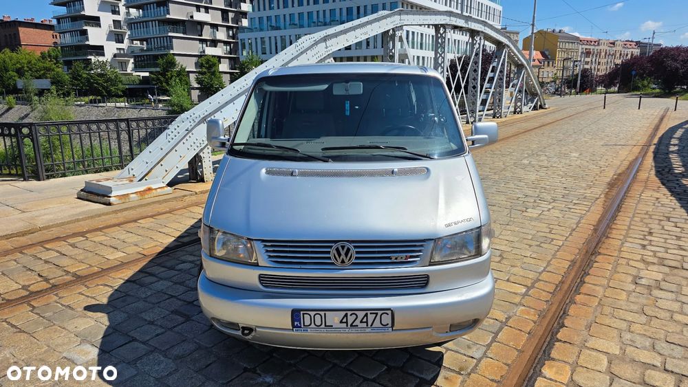 Volkswagen Multivan - 7