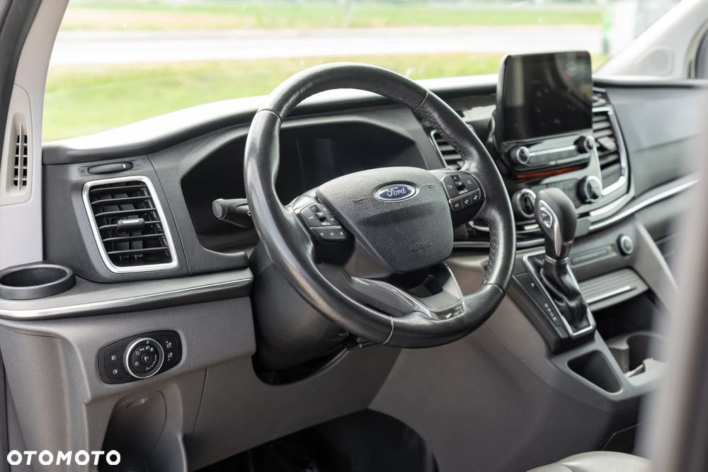 Ford Tourneo Custom - 26