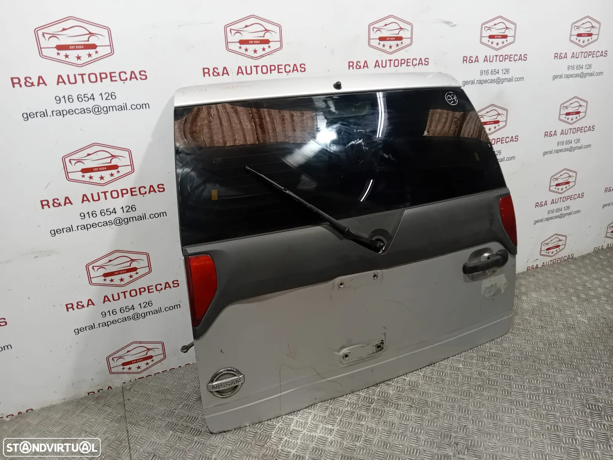 Tampa Porta Mala Nissan Terrano II 2 Fase 2 Original - 4