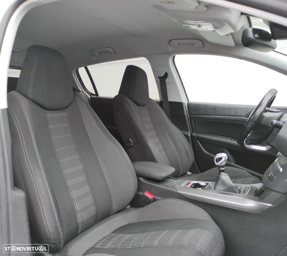 Peugeot 308 1.6 e-HDi Allure - 21