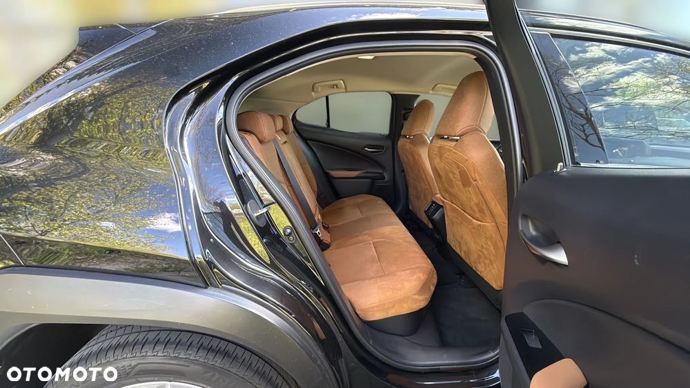 Lexus UX 250h Elegance 2WD - 17