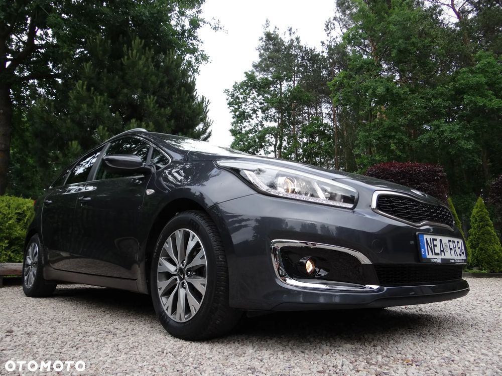 Kia Ceed 1.4 CVVT Dream Team Edition - 9