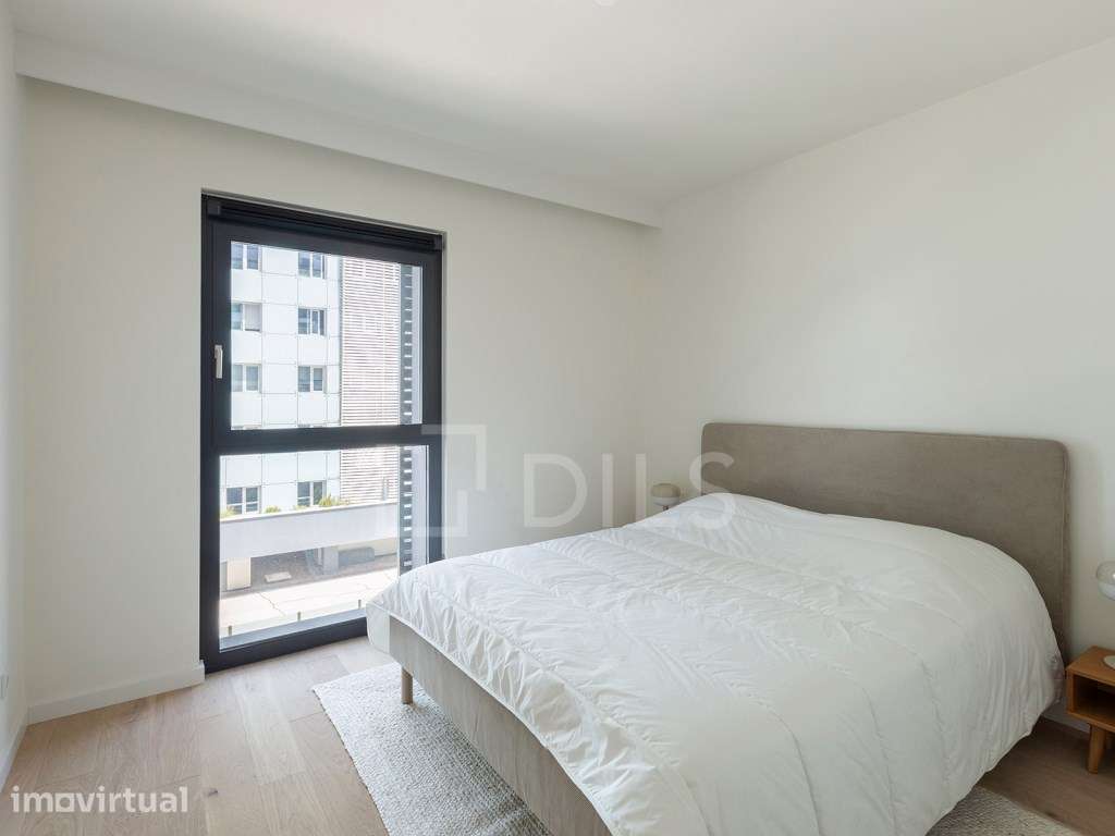 Apartamento T3 mobilado, com varanda e estacionamento, na Praça de ... - Grande imagem: 5/30