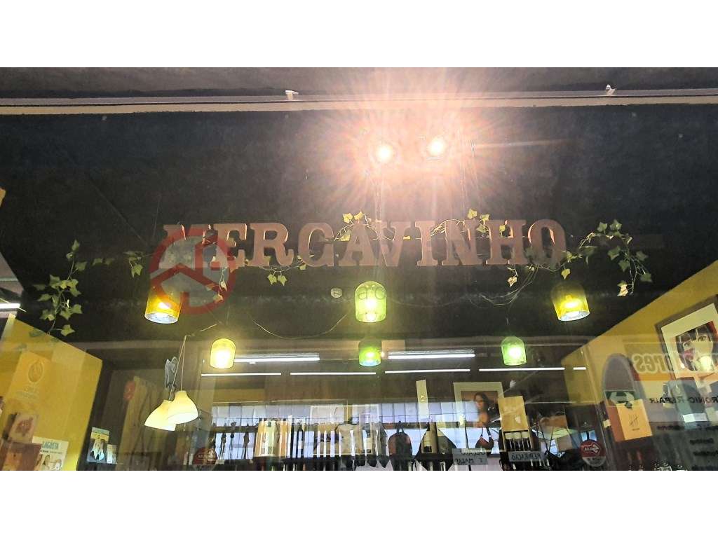 Loja/Garrafeira em Funcionamento no Mercado Municipal da Quinta do ... - Grande imagem: 4/17