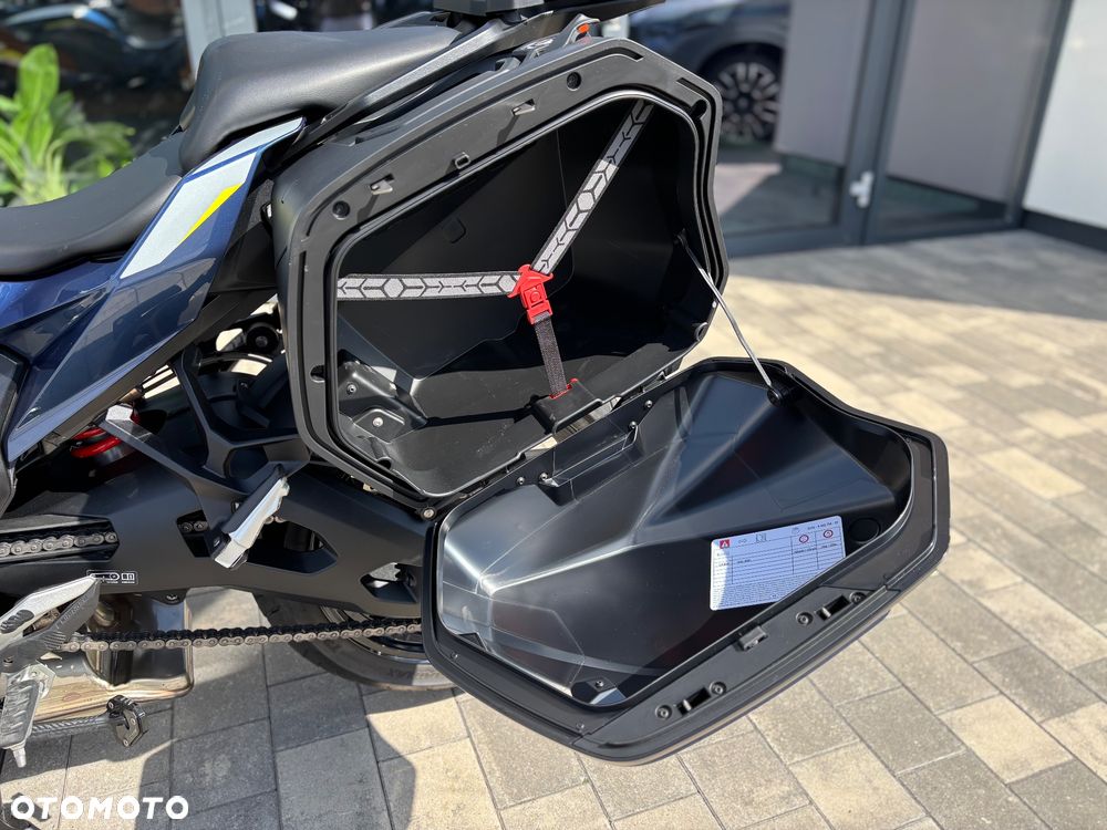 BMW XR - 18