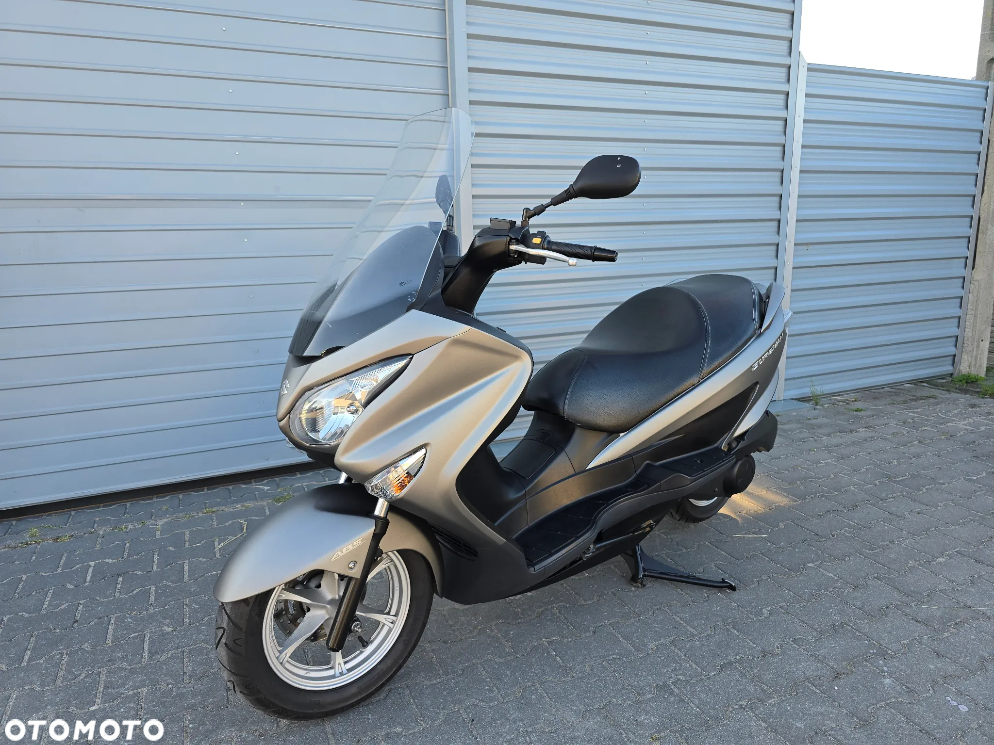 Suzuki Burgman - 12