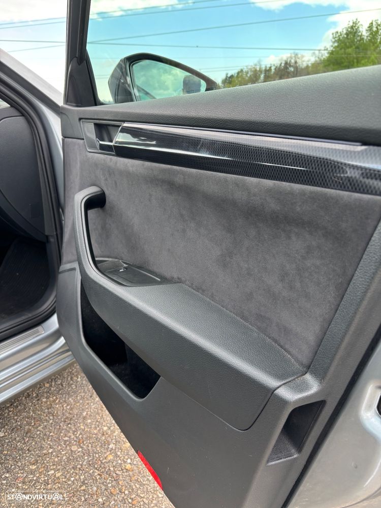 Skoda Superb 2.0 TDI Sportline - 9