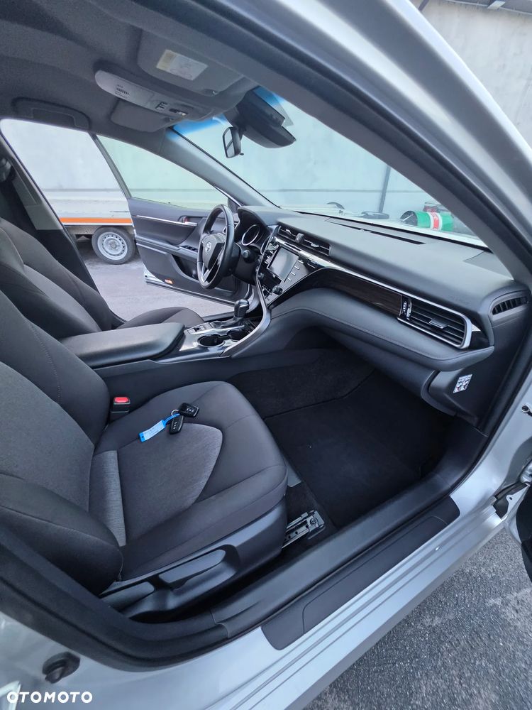 Toyota Camry - 25
