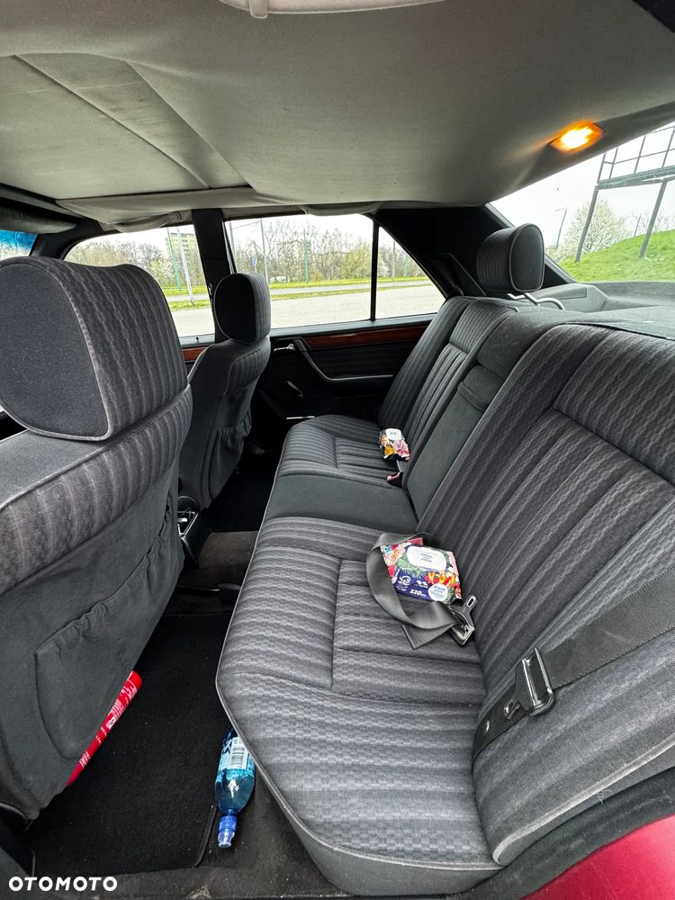 Mercedes-Benz W124 (1984-1993) - 14