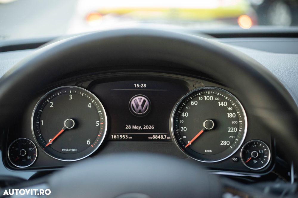 Volkswagen Touareg 3.0 V6 TDI BMT - 11