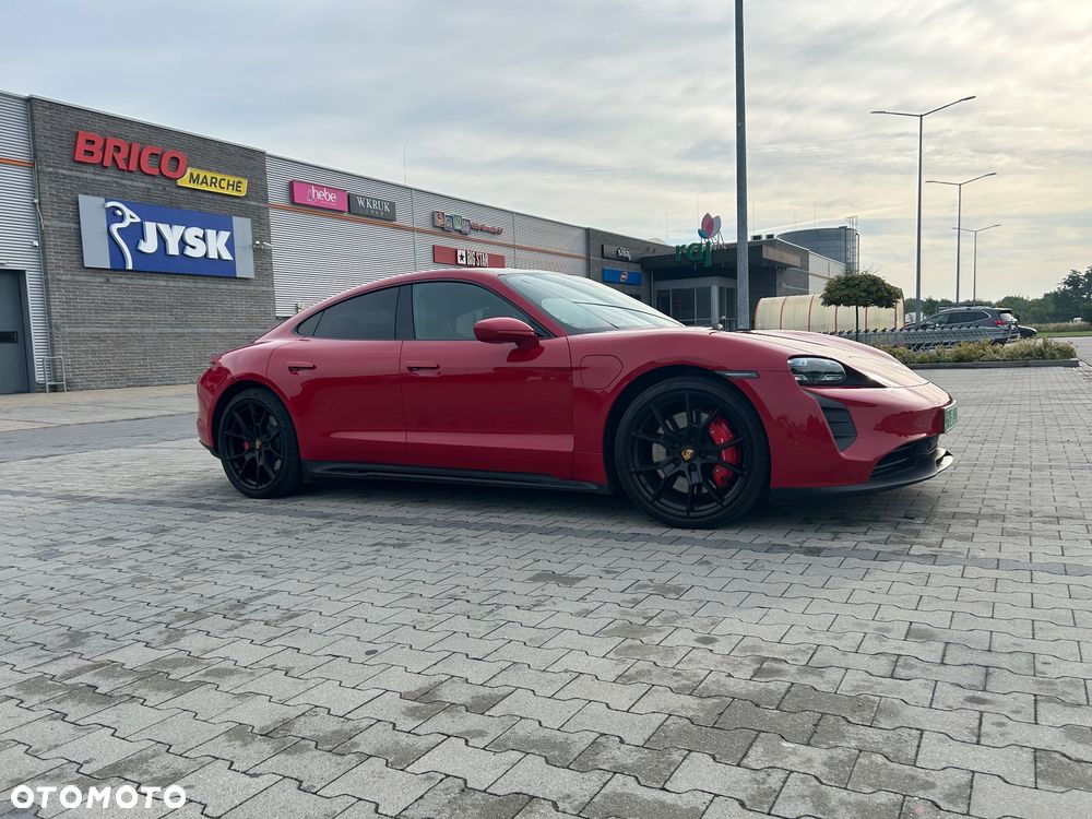 Porsche Taycan - 11