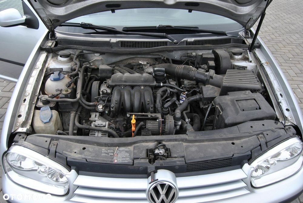 Volkswagen Golf 1.6 Comfortline - 15