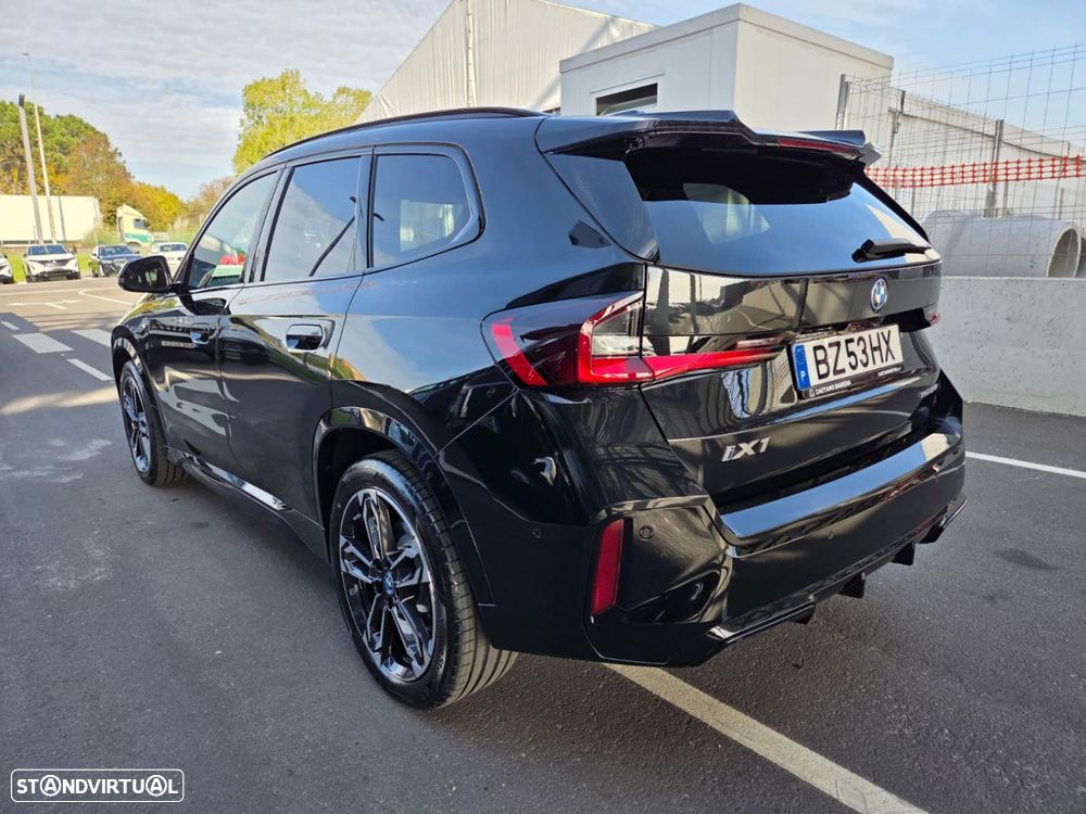 BMW iX1 eDrive20 Pack Desportivo M Pro - 2