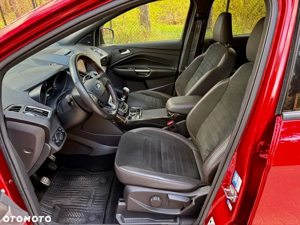 Ford Kuga 1.5 EcoBoost ST-LINE - 19