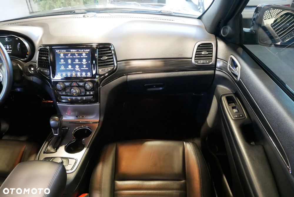 Jeep Grand Cherokee - 17