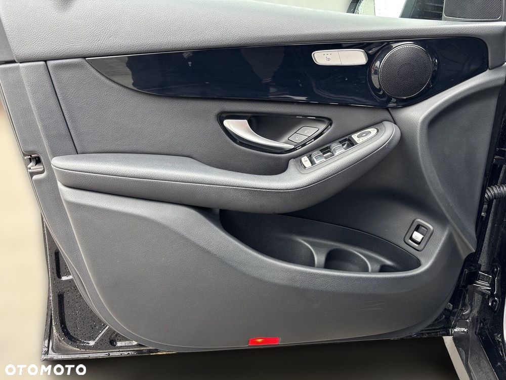 Mercedes-Benz GLC - 17