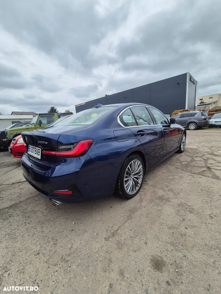 BMW Seria 3 330e Aut. - 6