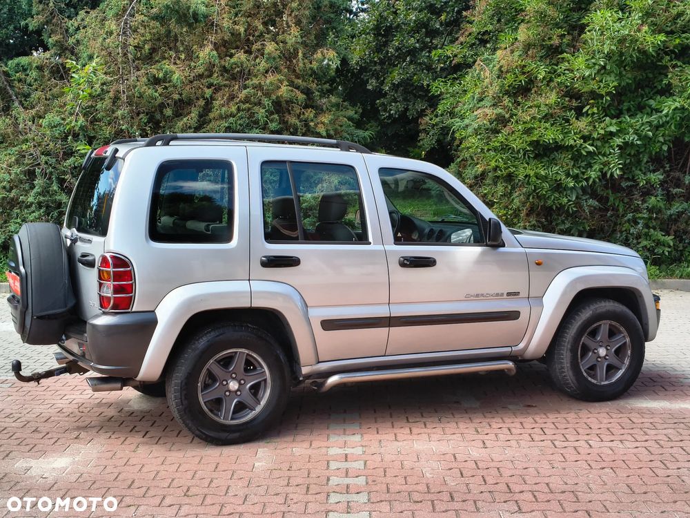 Jeep Cherokee - 11