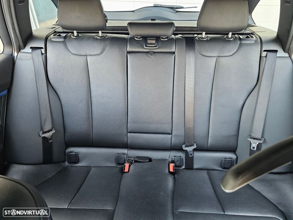 BMW 320 i Touring Pack Desportivo M - 12