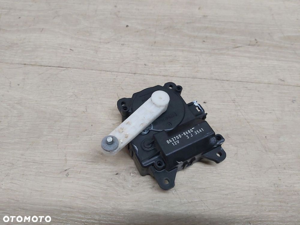 Avensis T25 Corolla E12 Verso Silniczek nawiewu nagrzewnicy 063700-8680 - 1