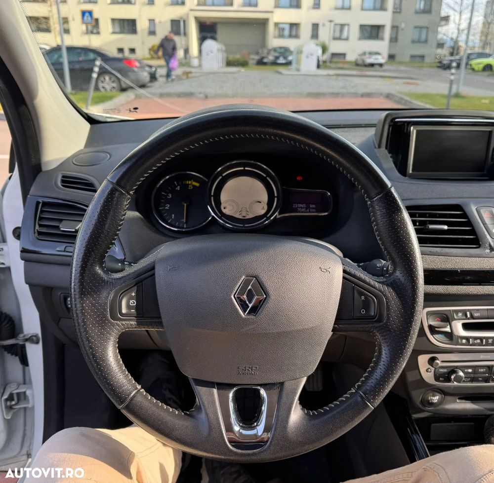 Renault Megane ENERGY dCi 110 Start & Stop Bose Edition - 9