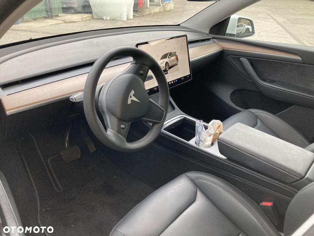 Tesla Model Y Standard - 9