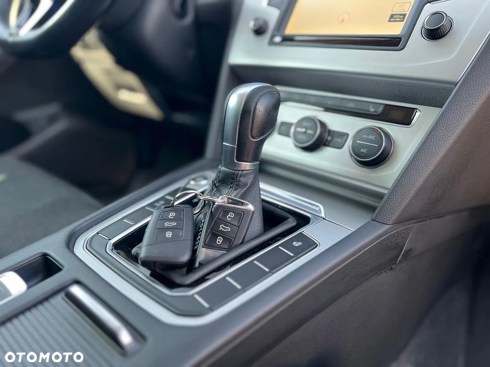 Volkswagen Passat Variant 2.0 TDI DSG (BlueMotion Technology) Comfortline - 11