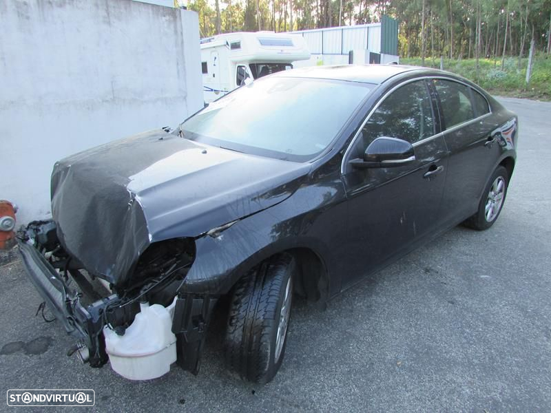 Volvo S60 2.0 D3 (136cv) de 2014 - Peças Usadas (6024) - 2