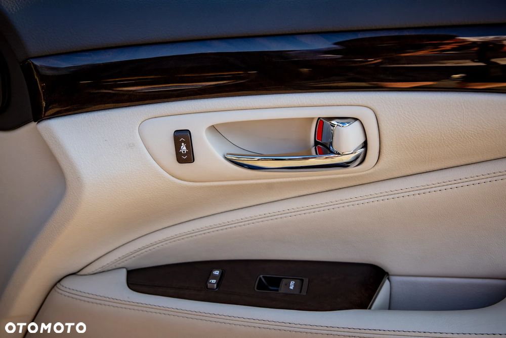 Lexus LS 460 Prestige - 13