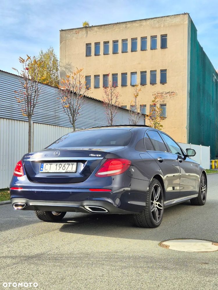 Mercedes-Benz Klasa E 220 d 4-Matic 9G-TRONIC - 2