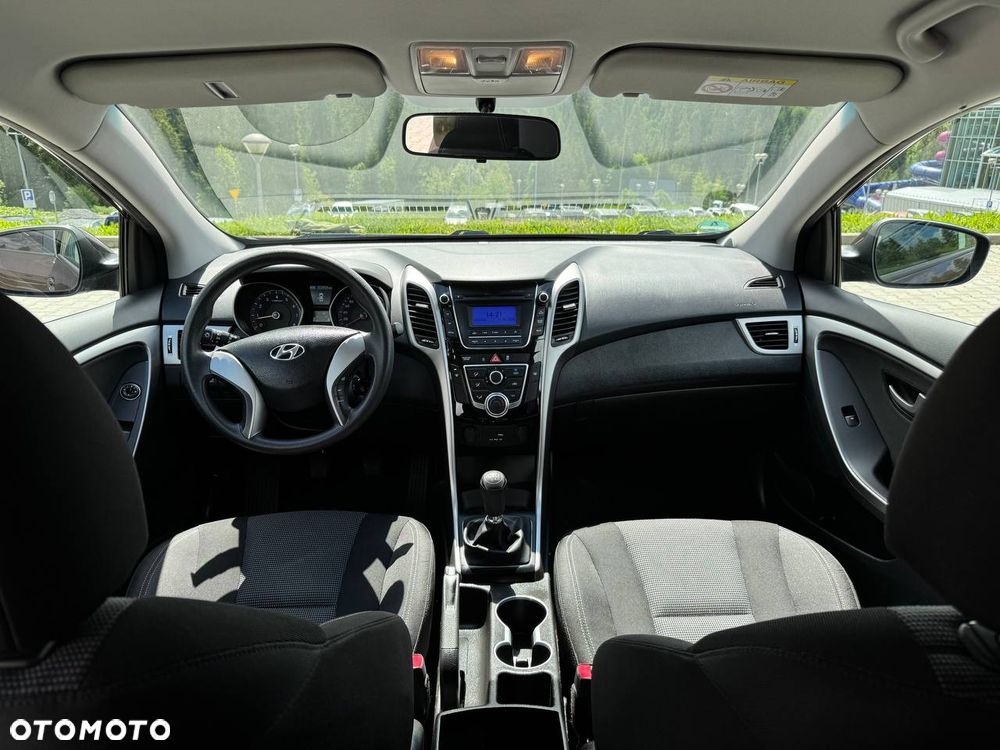 Hyundai i30 blue Kombi 1.4 Classic - 23