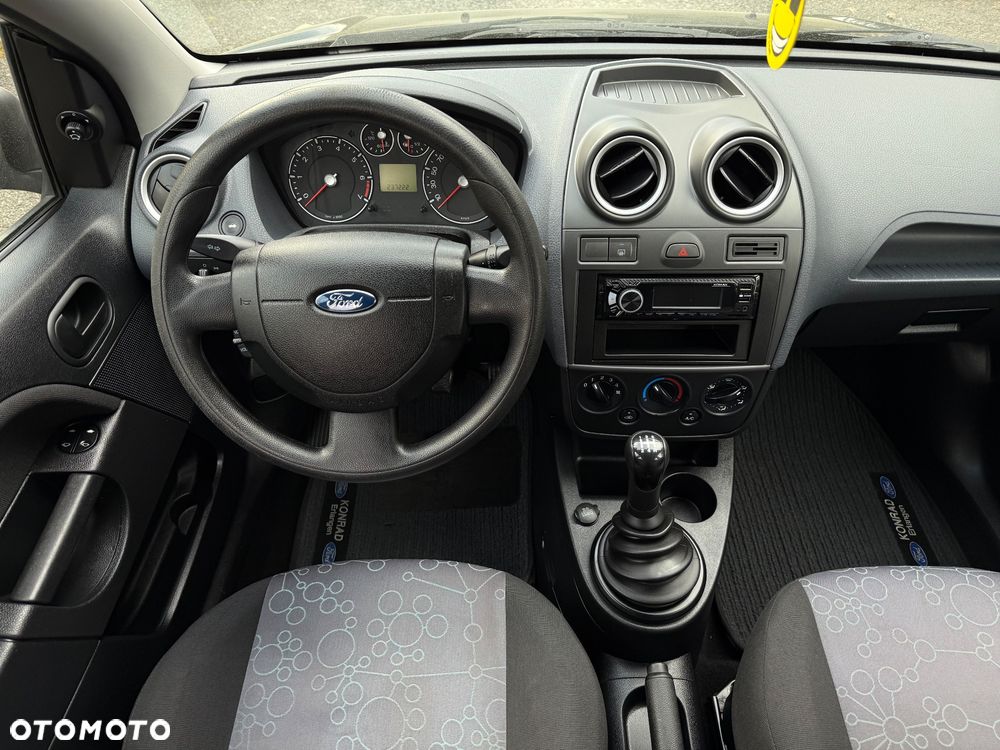 Ford Fiesta 1.3 Trend - 28