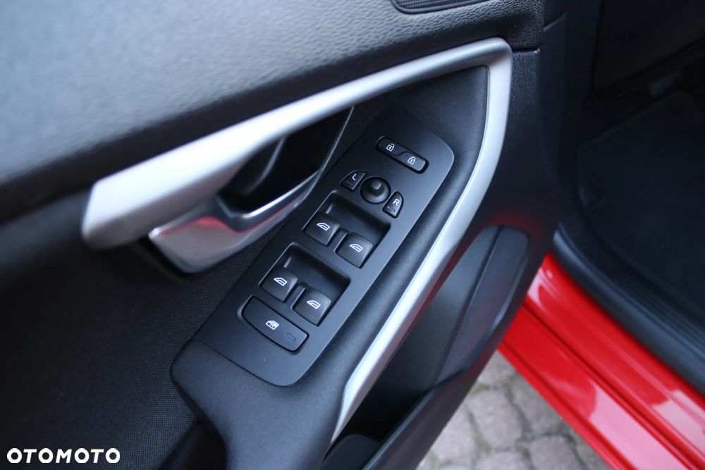 Volvo V40 D2 Momentum - 13
