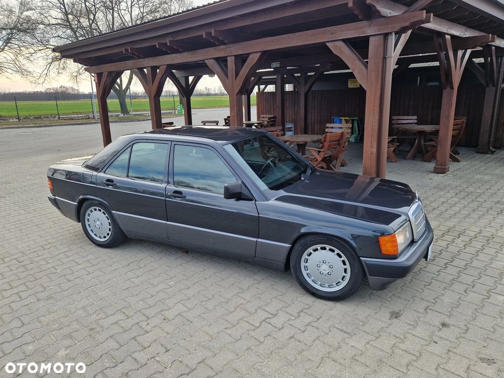 Mercedes-Benz W201 (190) - 6