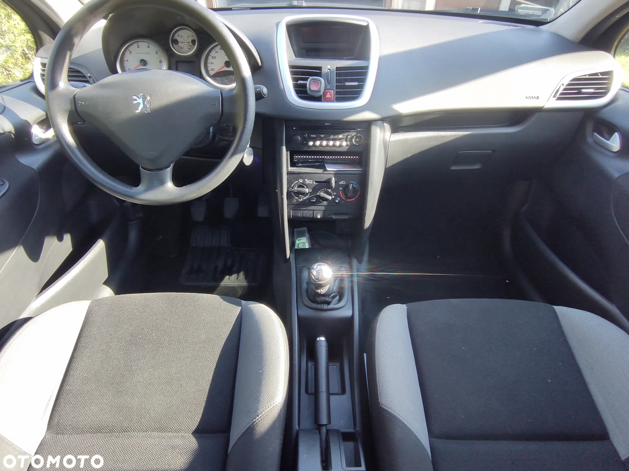 Peugeot 207 1.4 16V Trendy - 7