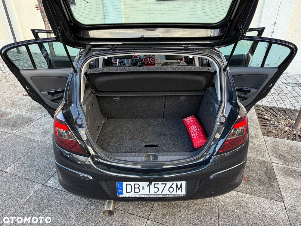 Opel Corsa 1.2 16V Cosmo - 10