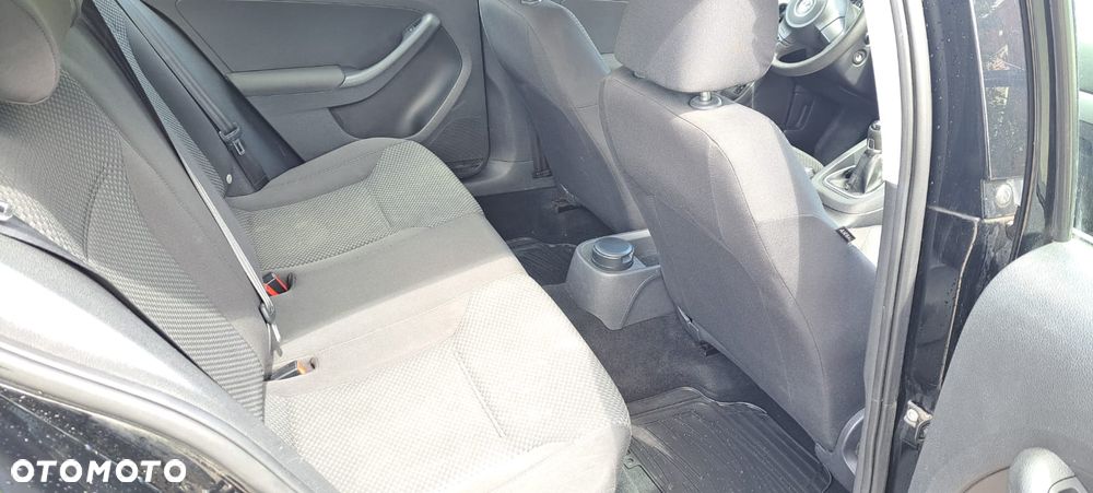 Volkswagen Jetta 1.6 TDI Comfortline - 24