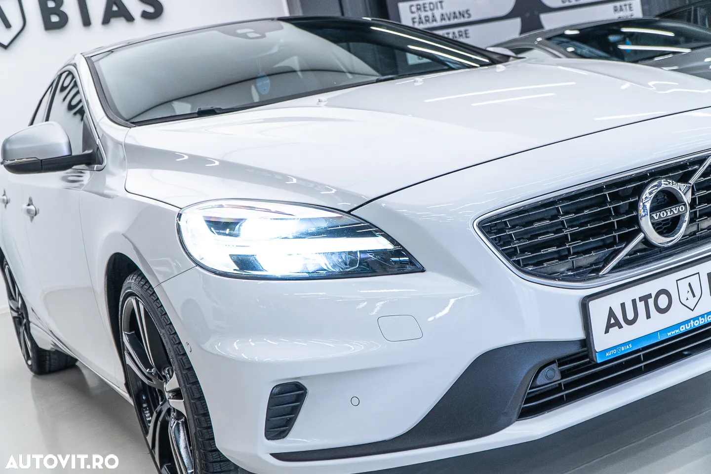 Volvo V40 T3 Geartronic RDesign - 28